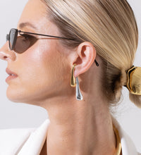 Elegancia Earrings